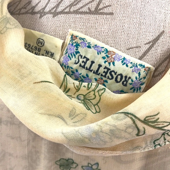 Rosettes Rayon Mesh Button Down Top Size M - Picture 3 of 3